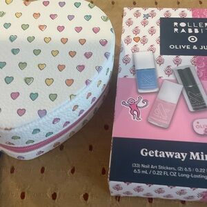 Roller Rabbit x Target Heart Jewelry Case with and Mini Mani Set new